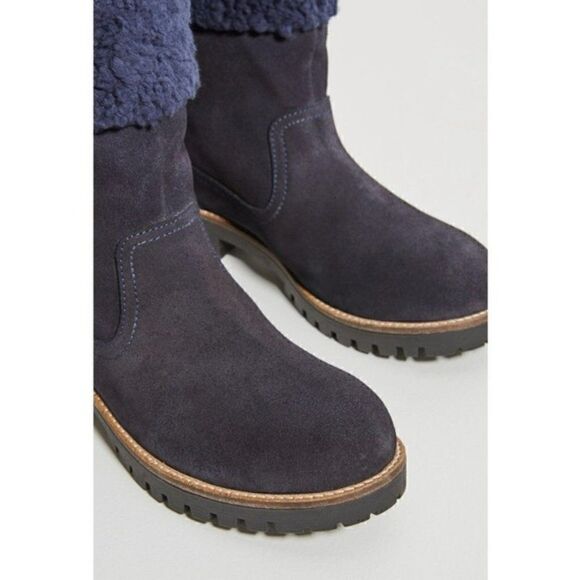 NEW Anthropologie Louise Navy Sherpa-Cuffed Suede Pull-On Ankle Boots Size 40 - Picture 3 of 4